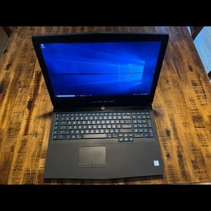 Alienware 17 R4 Gaming Laptop Windows 10